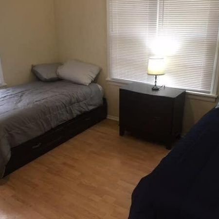 Comfortable 3 Bedroom Close To Base Sleeps 6 로턴 외부 사진