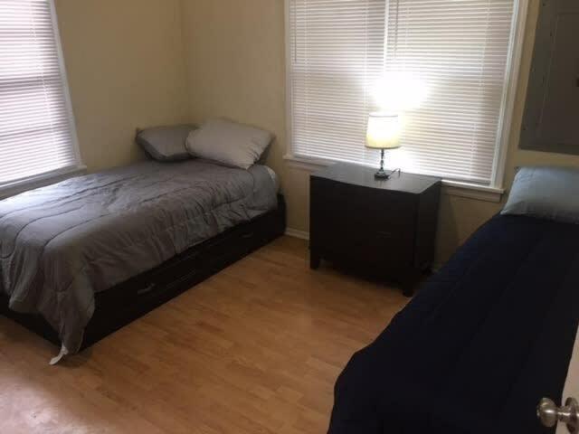 Comfortable 3 Bedroom Close To Base Sleeps 6 로턴 외부 사진